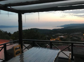 ASSOS ANTİK KENTTE KİRALIK TARİHİ TAŞ EV